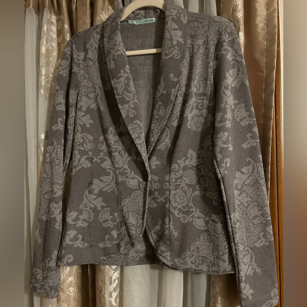 Maurice’s print soft blazer M gray. Beautiful print.